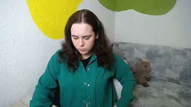 mini girly online show from November 6, 2025, 1:59 pm