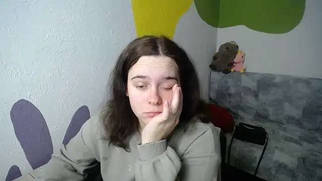 mini girly online show from October 28, 2025, 1:54 pm