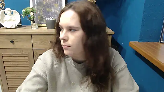 mini girly online show from December 19, 2025, 1:02 pm