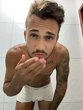 carvalhofelipe online show from January 15, 2025, 9:20 pm