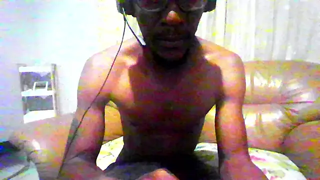 Snapshot of 1NakedTruth chatting on October 28, 2025, 7:35 pm 1NakedTruth online show from October 28, 2025, 7:35 pm