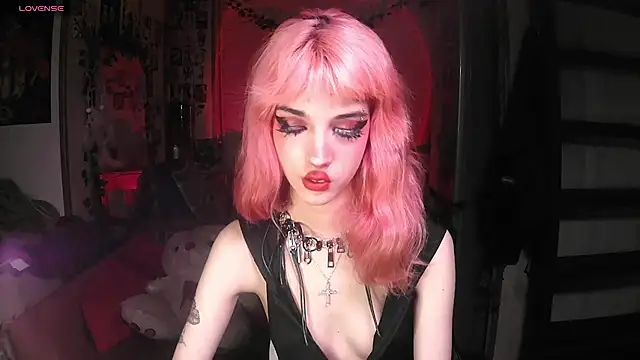 Snapshot of Ink__pleasure chatting on October 27, 2025, 11:16 pm Ink pleasure online show from October 27, 2025, 11:16 pm