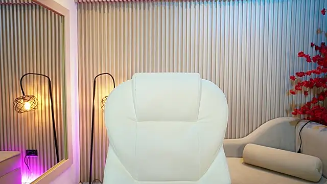 Snapshot of Emma_Walkerr_ chatting on October 8, 2025, 7:03 pm Emma Walkerr online show from October 8, 2025, 7:03 pm