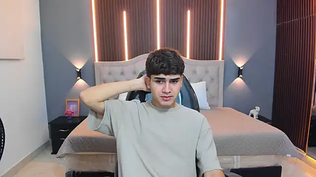 Tommy18   online show from June 16, 2026, 3:28 am
