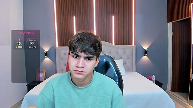 Snapshot of Tommy18__ chatting on November 22, 2025, 3:38 am Tommy18 online show from November 22, 2025, 3:38 am