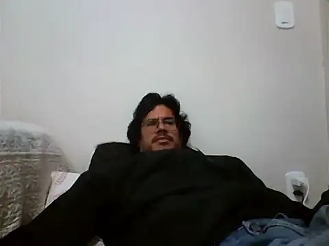 AgneloFly online show from July 18, 2026, 3:26 am