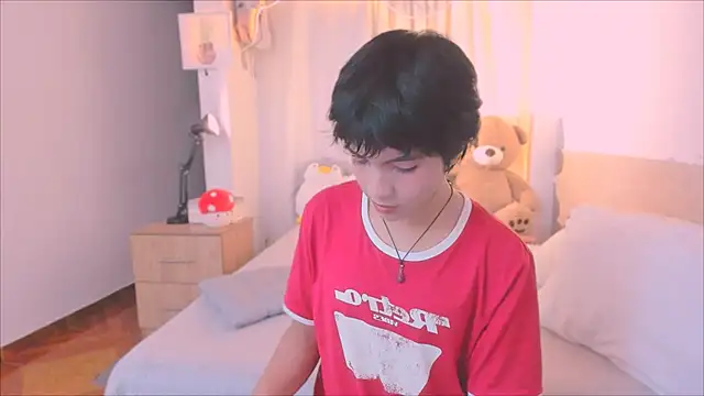 AllanYong18 online show from February 6, 2026, 9:38 am