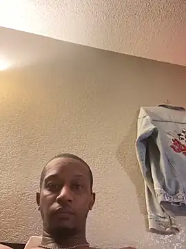 Snapshot of bon3z-n-tingz chatting on January 13, 2025, 3:56 am bon3z-n-tingz online show from January 13, 2025, 3:56 am