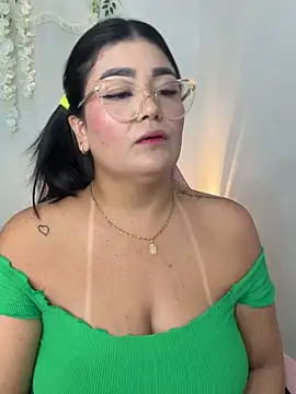 Snapshot of karla_hotgirl chatting on May 13, 2026, 12:50 am karla hotgirl online show from May 13, 2026, 12:50 am