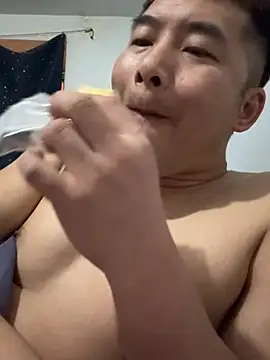 zxb757369 online show from February 9, 2025, 12:52 pm