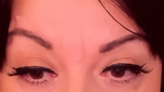 Snapshot of SarahGrays chatting on March 15, 2026, 12:06 am SarahGrays online show from March 15, 2026, 12:06 am