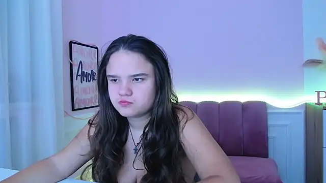 AdeleCruz online show from December 14, 2025, 1:06 pm