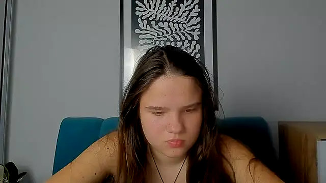 AdeleCruz online show from March 12, 2026, 1:04 pm