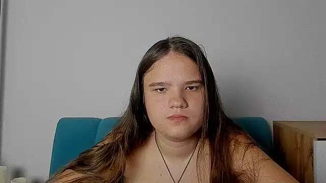 Snapshot of AdeleCruz chatting on June 10, 2026, 12:06 pm AdeleCruz online show from June 10, 2026, 12:06 pm