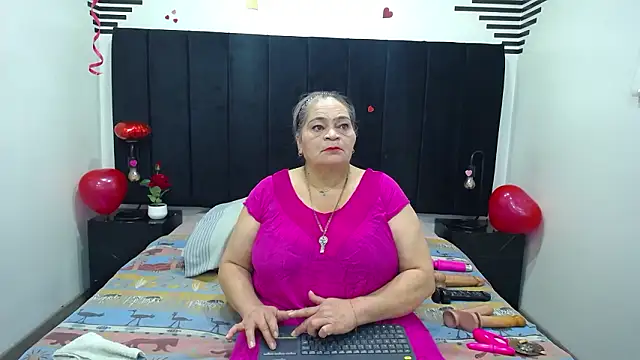 Snapshot of VickyBoobss chatting on March 1, 2026, 12:38 pm VickyBoobss online show from March 1, 2026, 12:38 pm