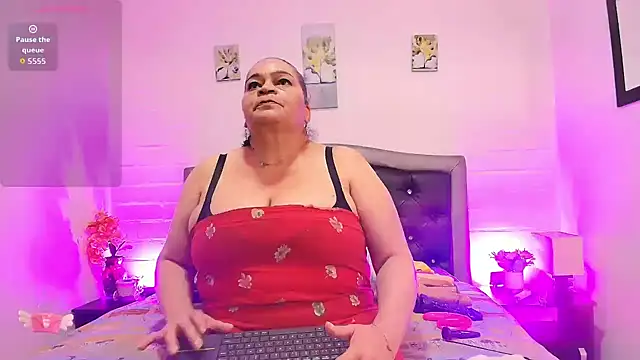 Snapshot of VickyBoobss chatting on July 5, 2026, 12:23 pm VickyBoobss online show from July 5, 2026, 12:23 pm