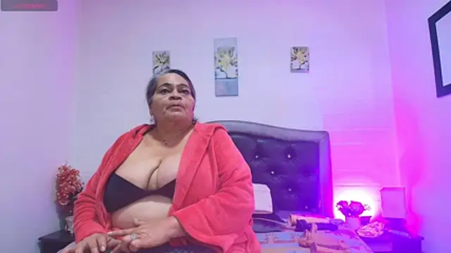 Snapshot of VickyBoobss chatting on July 15, 2026, 2:18 am VickyBoobss online show from July 15, 2026, 2:18 am