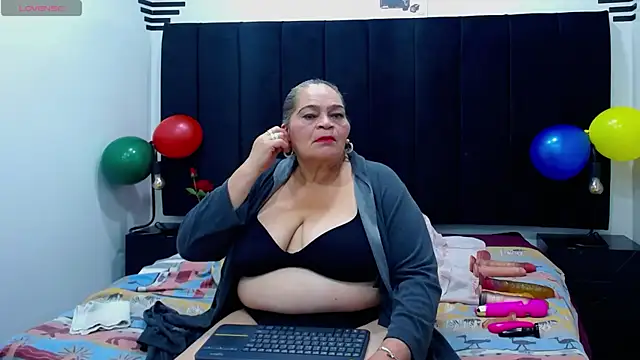 Snapshot of VickyBoobss chatting on October 24, 2025, 7:57 pm VickyBoobss online show from October 24, 2025, 7:57 pm