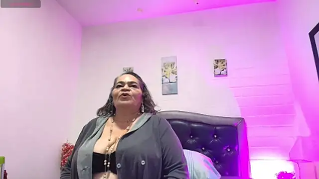 Snapshot of VickyBoobss chatting on June 4, 2026, 5:17 pm VickyBoobss online show from June 4, 2026, 5:17 pm