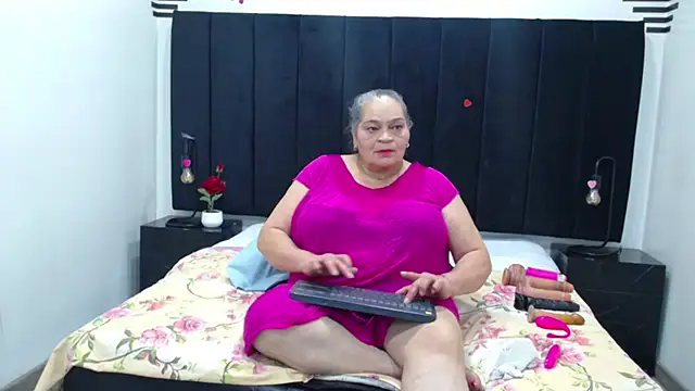 Snapshot of VickyBoobss chatting on March 2, 2026, 7:54 pm VickyBoobss online show from March 2, 2026, 7:54 pm