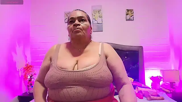 Snapshot of VickyBoobss chatting on July 6, 2026, 7:38 pm VickyBoobss online show from July 6, 2026, 7:38 pm