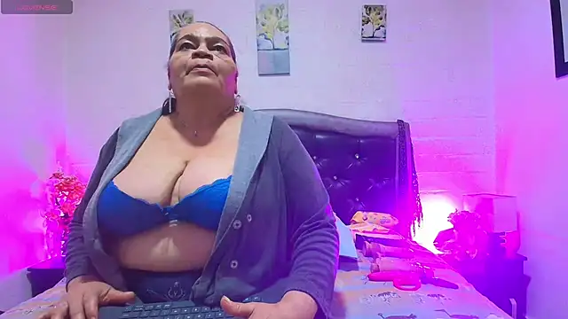 Snapshot of VickyBoobss chatting on July 22, 2026, 1:51 am VickyBoobss online show from July 22, 2026, 1:51 am