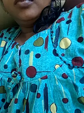 Snapshot of kanikasree chatting on November 16, 2025, 3:39 pm kanikasree online show from November 16, 2025, 3:39 pm