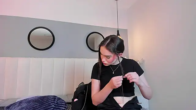 Snapshot of chelsea_bolton_ chatting on February 16, 2026, 12:04 pm chelsea bolton online show from February 16, 2026, 12:04 pm