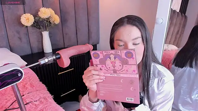 Snapshot of chelsea_bolton_ chatting on October 22, 2025, 12:59 pm chelsea bolton online show from October 22, 2025, 12:59 pm