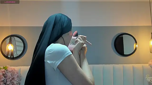 Snapshot of chelsea_bolton_ chatting on March 7, 2026, 12:21 pm chelsea bolton online show from March 7, 2026, 12:21 pm