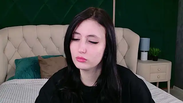 Snapshot of EmmaLawrens chatting on March 2, 2026, 10:33 am EmmaLawrens online show from March 2, 2026, 10:33 am