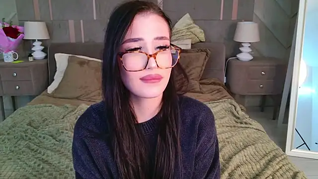 EmmaLawrens online show from March 8, 2025, 4:50 pm