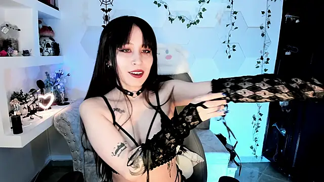 Effy Devalk online show from March 11, 2025, 2:29 pm