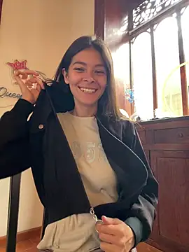 Aleska Miami online show from March 18, 2026, 2:08 pm