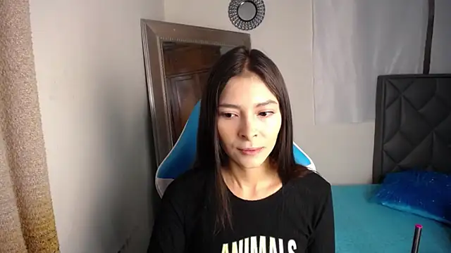 Snapshot of Aleska_Miami chatting on October 20, 2025, 2:39 pm Aleska Miami online show from October 20, 2025, 2:39 pm