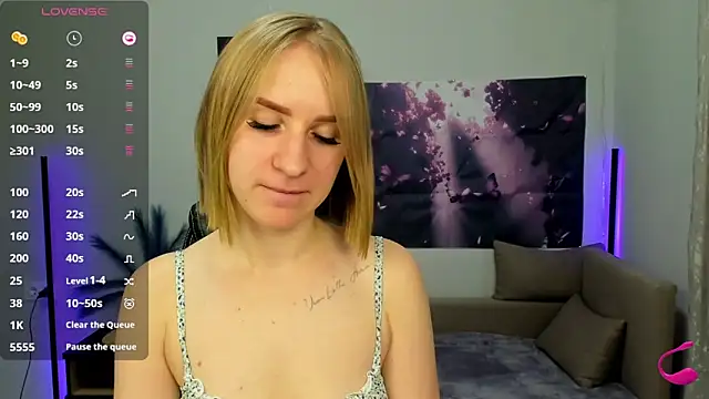 BeautyBlondy online show from October 28, 2025, 1:32 pm