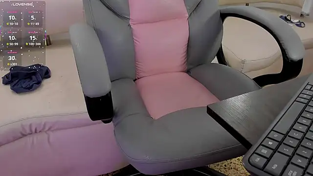 Snapshot of Valentina_slim chatting on March 19, 2025, 3:52 am Valentina slim online show from March 19, 2025, 3:52 am