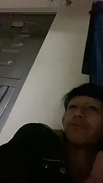 Snapshot of boysLittle chatting on November 19, 2025, 4:34 am boysLittle online show from November 19, 2025, 4:34 am