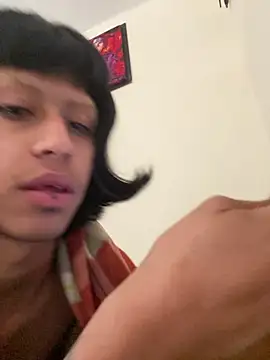 Snapshot of boysLittle chatting on November 14, 2025, 6:55 pm boysLittle online show from November 14, 2025, 6:55 pm