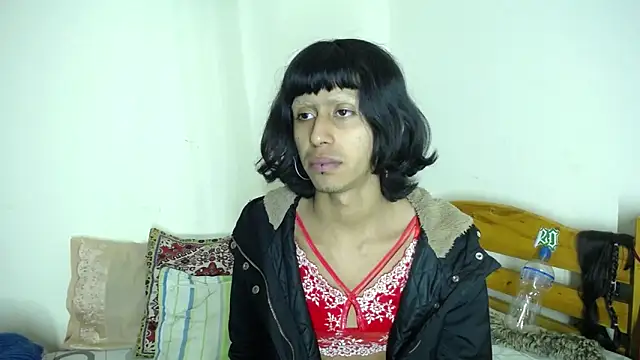 Snapshot of boysLittle chatting on December 1, 2025, 8:32 pm boysLittle online show from December 1, 2025, 8:32 pm