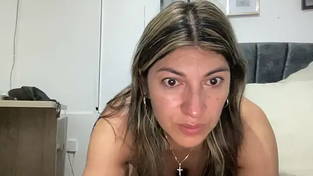 Snapshot of LunaBeya chatting on March 3, 2026, 11:28 am LunaBeya online show from March 3, 2026, 11:28 am