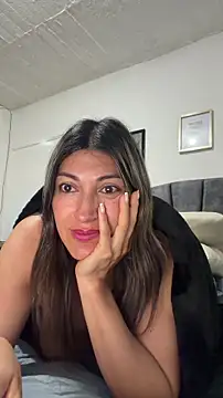 Snapshot of LunaBeya chatting on February 18, 2026, 2:13 pm LunaBeya online show from February 18, 2026, 2:13 pm