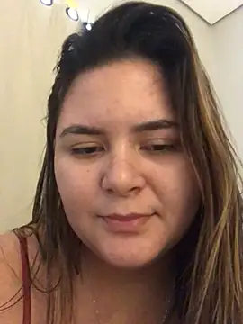 julinha2311 online show from January 14, 2025, 12:24 pm