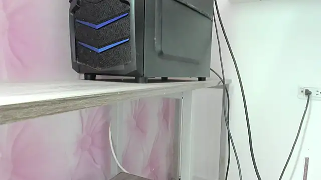 TaniaBellini online show from April 11, 2026, 12:31 pm