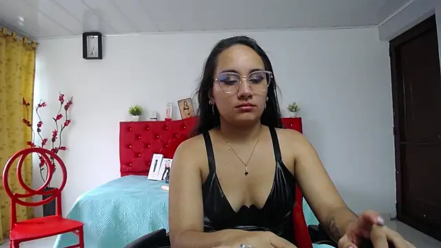 Maylin horny19 online show from March 21, 2026, 7:07 pm
