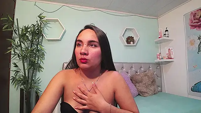 Snapshot of Maylin_horny19 chatting on July 4, 2026, 3:57 am Maylin horny19 online show from July 4, 2026, 3:57 am