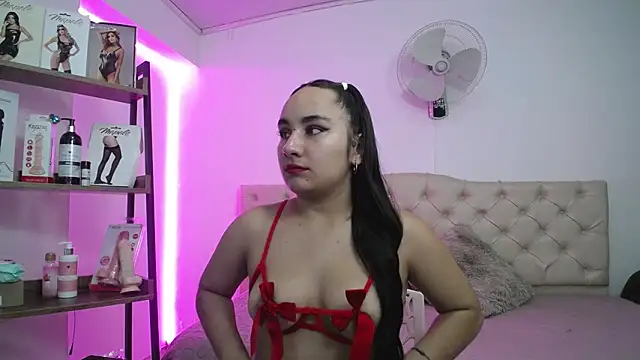 Snapshot of Maylin_horny19 chatting on August 6, 2026, 2:06 am Maylin horny19 online show from August 6, 2026, 2:06 am