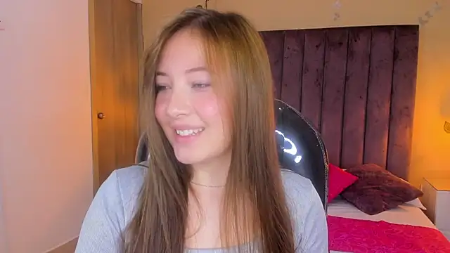 Snapshot of Dahlia_Rousse chatting on November 15, 2025, 10:58 pm Dahlia Rousse online show from November 15, 2025, 10:58 pm