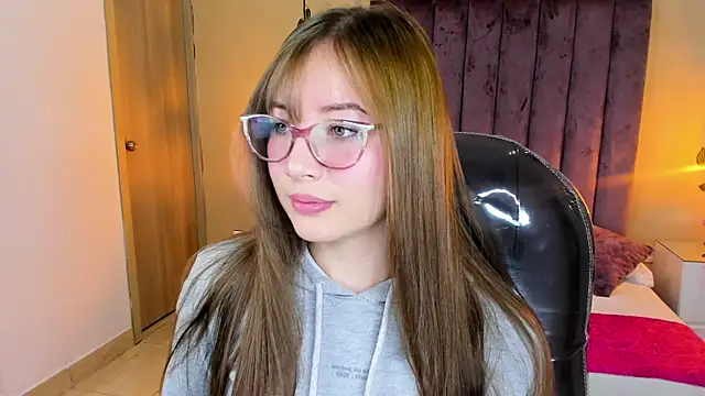 Snapshot of Dahlia_Rousse chatting on December 4, 2025, 6:23 am Dahlia Rousse online show from December 4, 2025, 6:23 am