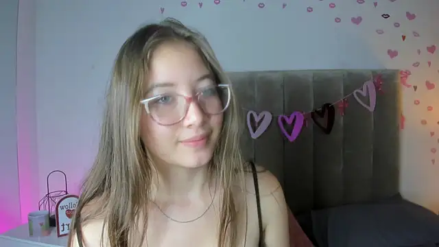 Snapshot of Dahlia_Rousse chatting on March 8, 2025, 4:28 pm Dahlia Rousse online show from March 8, 2025, 4:28 pm